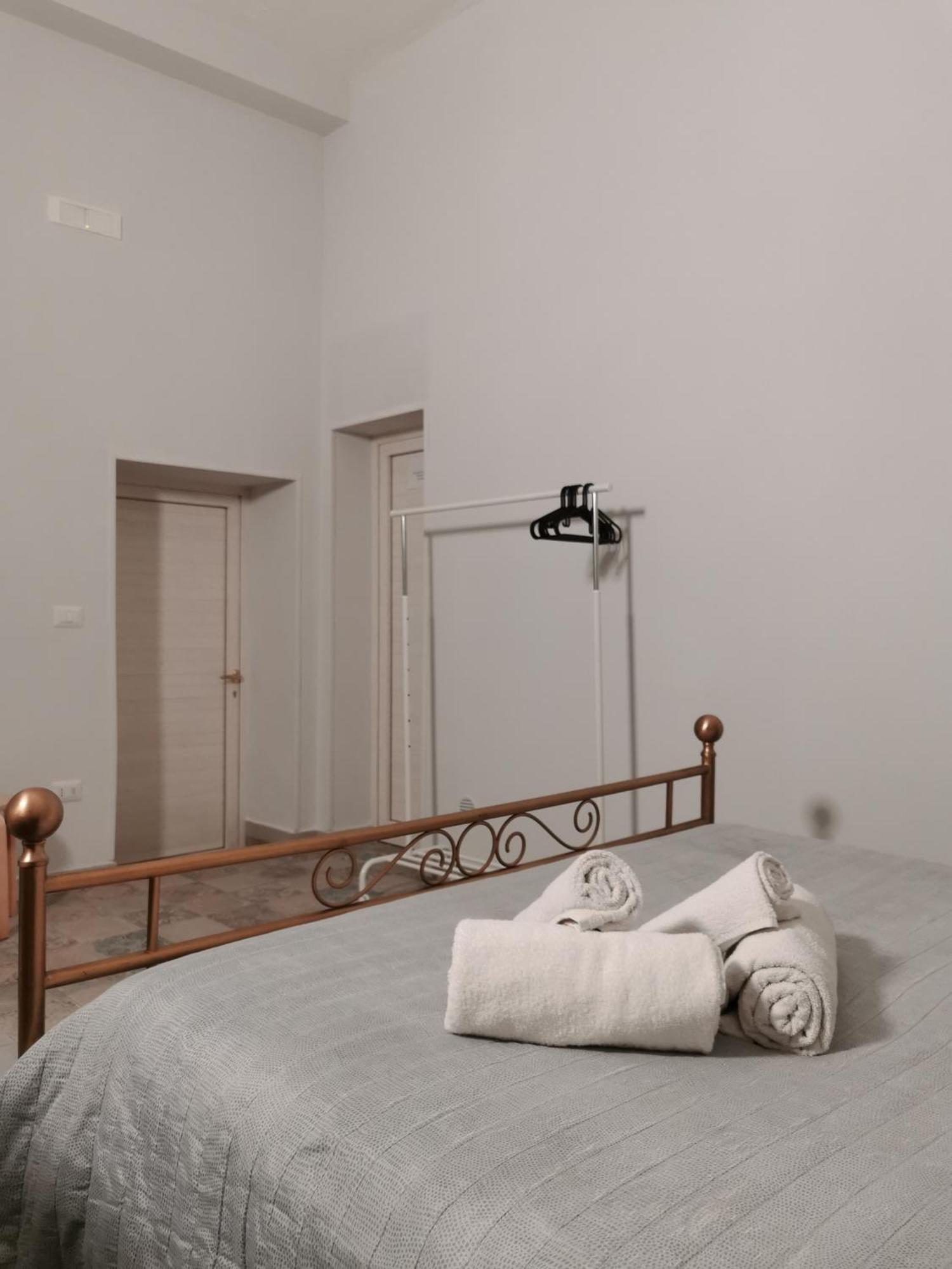 Whiteflower Apartments Bari Room photo
