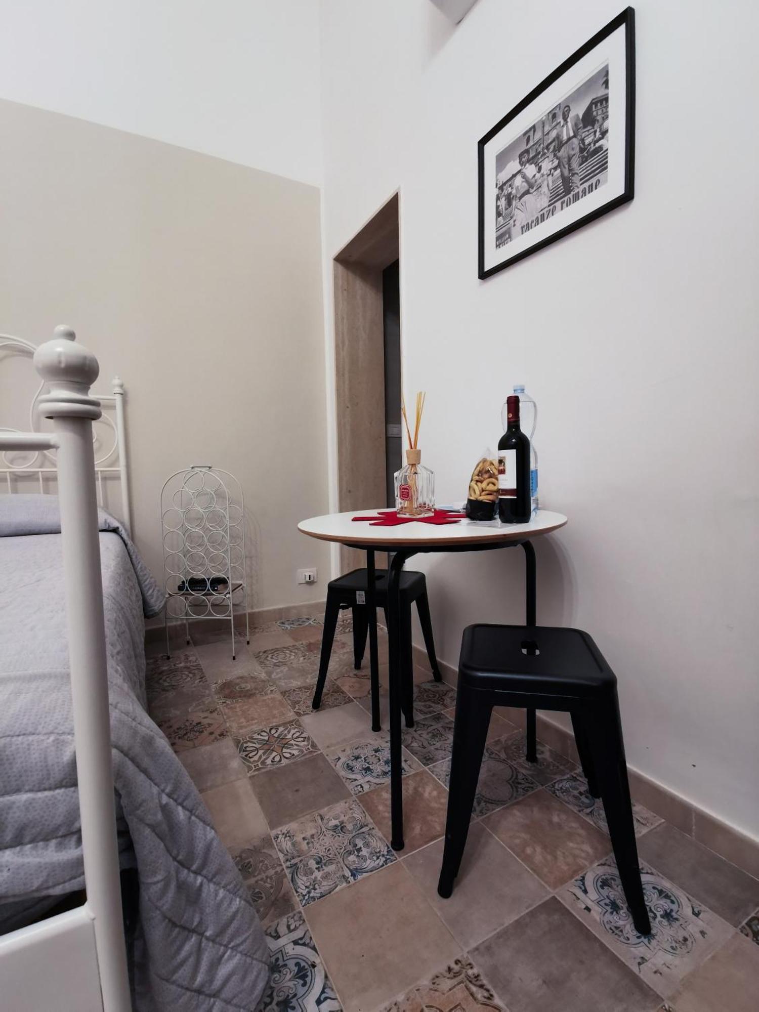Whiteflower Apartments Bari Room photo